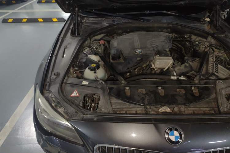 Used BMW 5 Series 2013 520Li Elegant Edition Engine Bay Right
