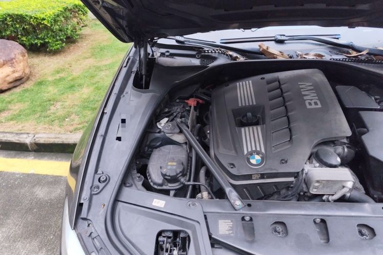 Used BMW 5 Series 2013 530Li Leading Model Engine Bay Right