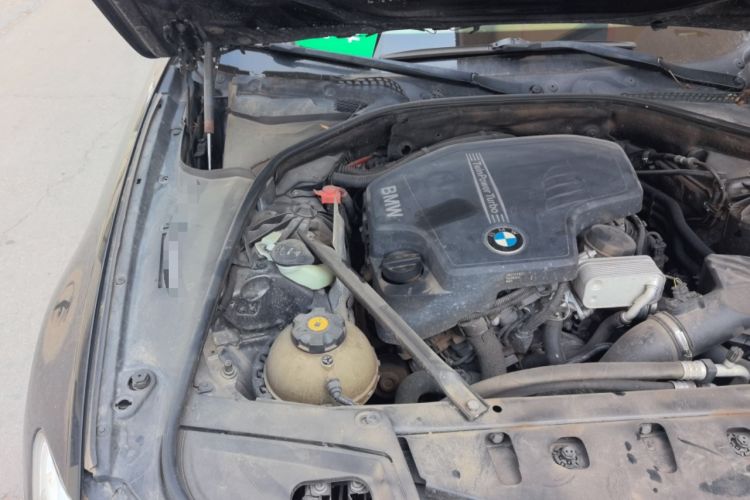 Used BMW 5 Series 2013 525Li Leading Model Engine Bay Right