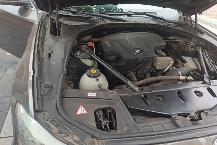 Used BMW 5 Series 2013 525Li Leading Model Engine Bay Right