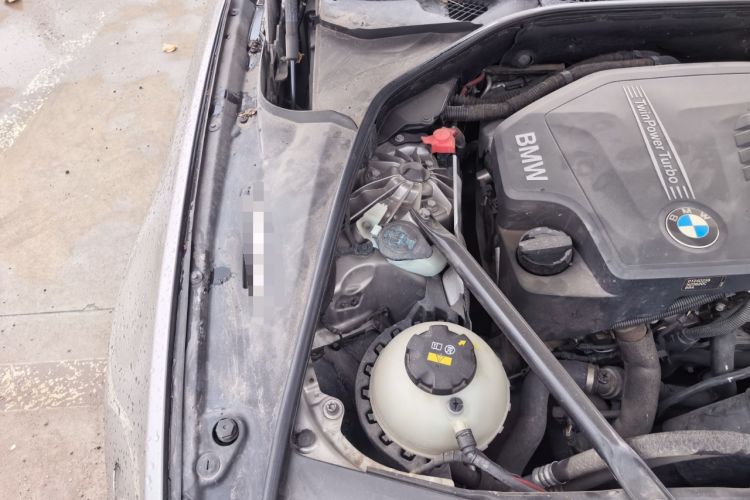 Used BMW 5 Series 2013 525Li Luxury Model Engine Bay Right