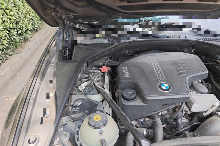Used BMW 5 Series 2013 525Li Luxury Model Engine Bay Right