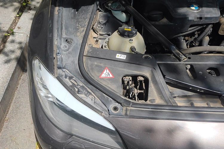 Used BMW 5 Series 2013 520Li Elegant Edition Engine Bay Right