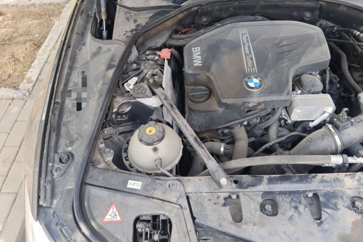 Used BMW 5 Series 2013 525Li Luxury Model Engine Bay Right