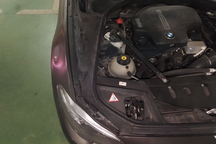 Used BMW 5 Series 2013 525Li Luxury Model Engine Bay Right