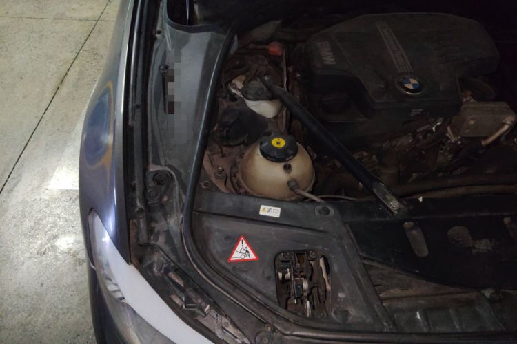 Used BMW 5 Series 2013 525Li Leading Model Engine Bay Right