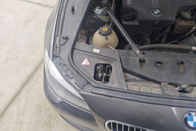 Used BMW 5 Series 2013 525Li Luxury Model Engine Bay Right