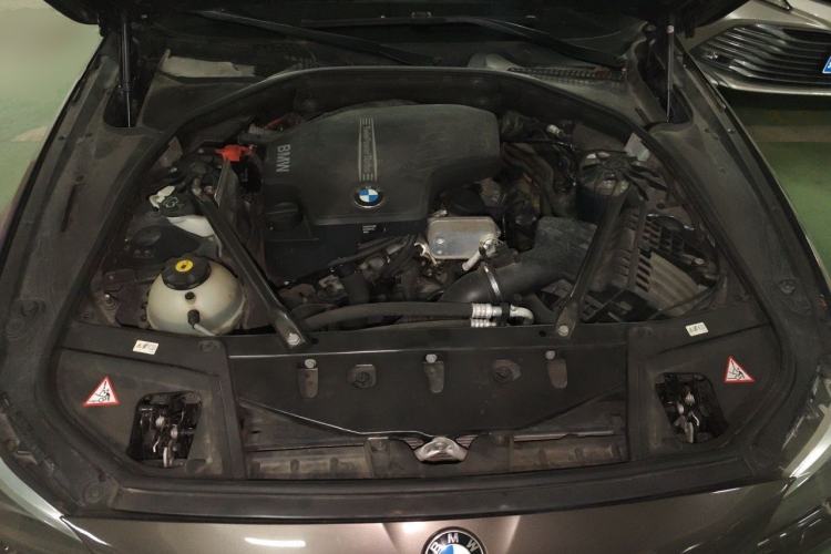 Used BMW 5 Series 2013 525Li Luxury Model Engine Bay