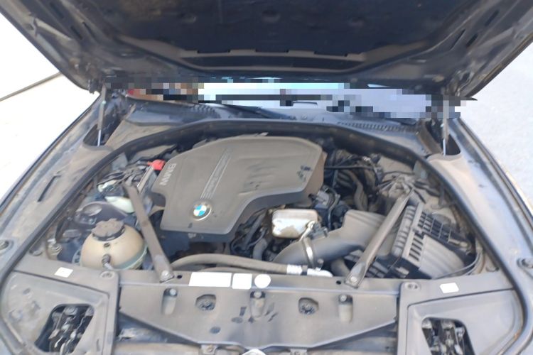 Used BMW 5 Series 2013 520Li Elegant Edition Engine Bay