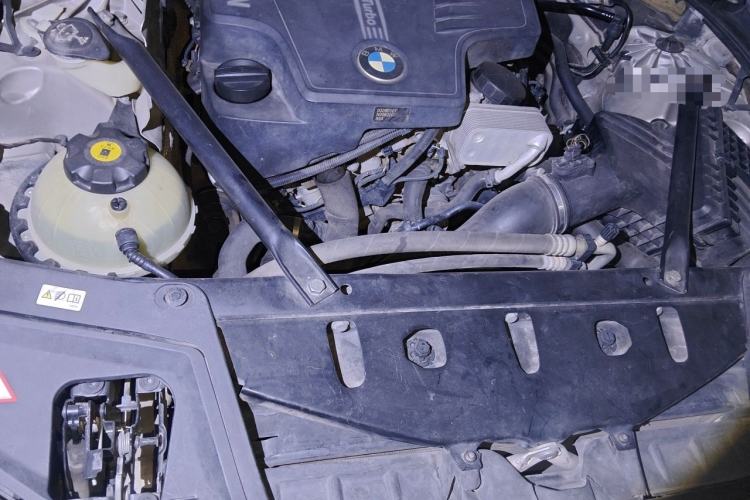 Used BMW 5 Series 2013 520Li Elegant Edition Engine Bay