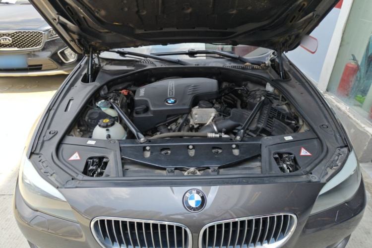 Used BMW 5 Series 2013 525Li Luxury Model Engine Bay