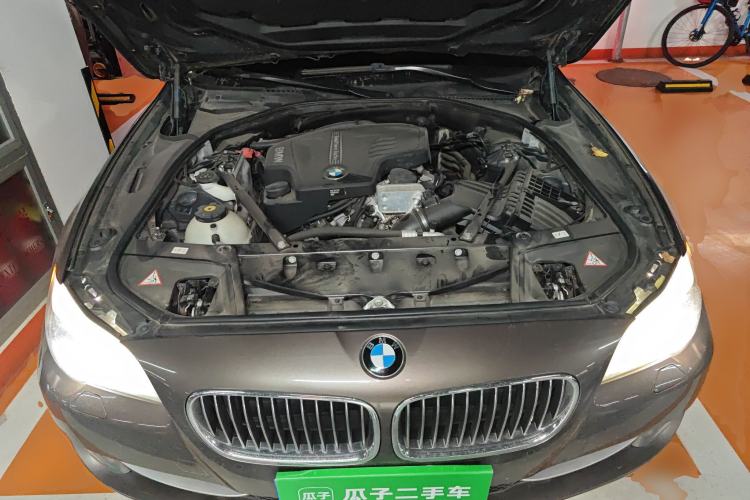 Used BMW 5 Series 2013 525Li Leading Model Engine Bay