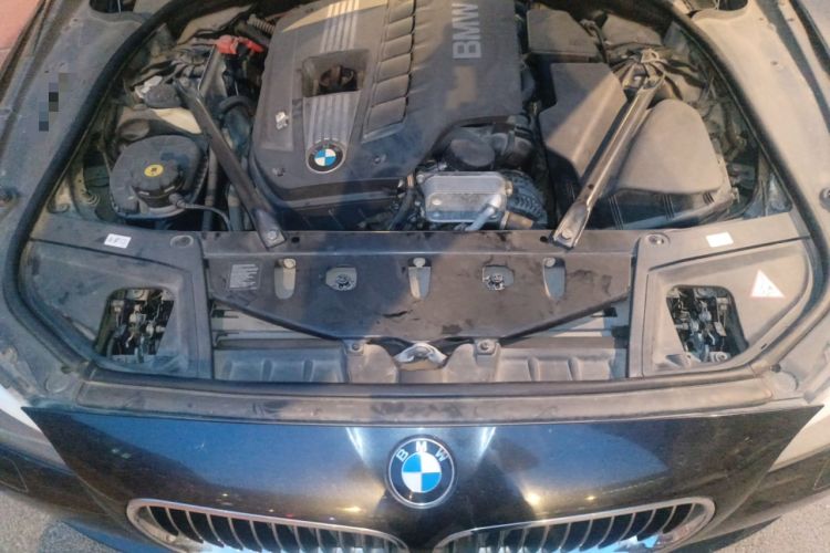Used BMW 5 Series 2013 530i Luxury Touring Edition Engine Bay
