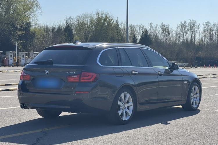 Used BMW 5 Series 2013 530i Luxury Touring Edition Exterior 4