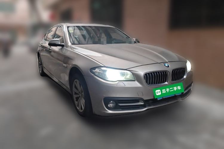 Used BMW 5 Series 2013 520Li Elegant Edition Front Right 45 Deg