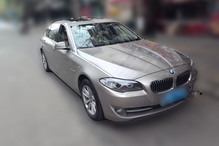 Used BMW 5 Series 2013 520Li Elegant Edition Front Right 45 Deg