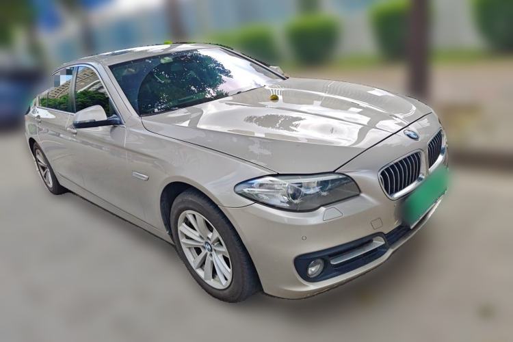 Used BMW 5 Series 2013 520Li Elegant Edition Front Right 45 Deg