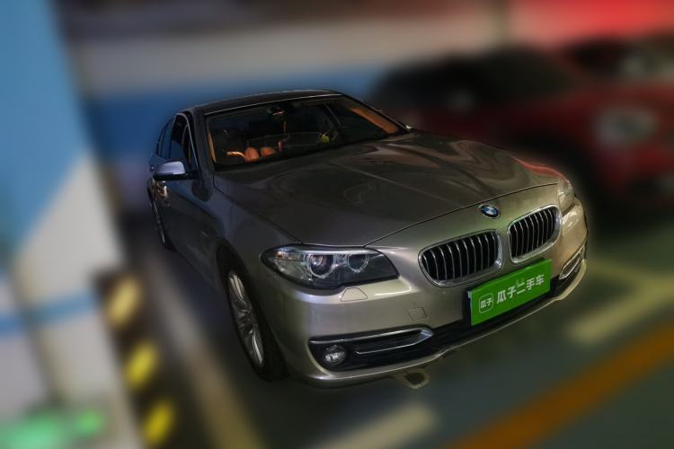 Used BMW 5 Series 2013 525Li Leading Model Front Right 45 Deg