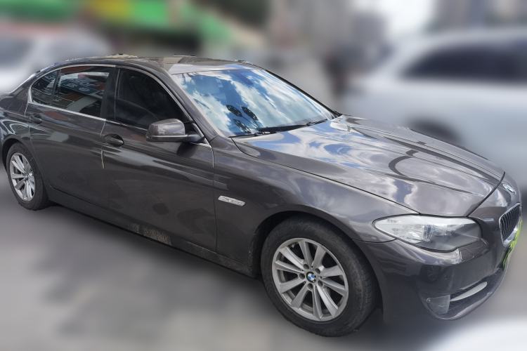 Used BMW 5 Series 2013 520Li Elegant Edition Front Right 45 Deg