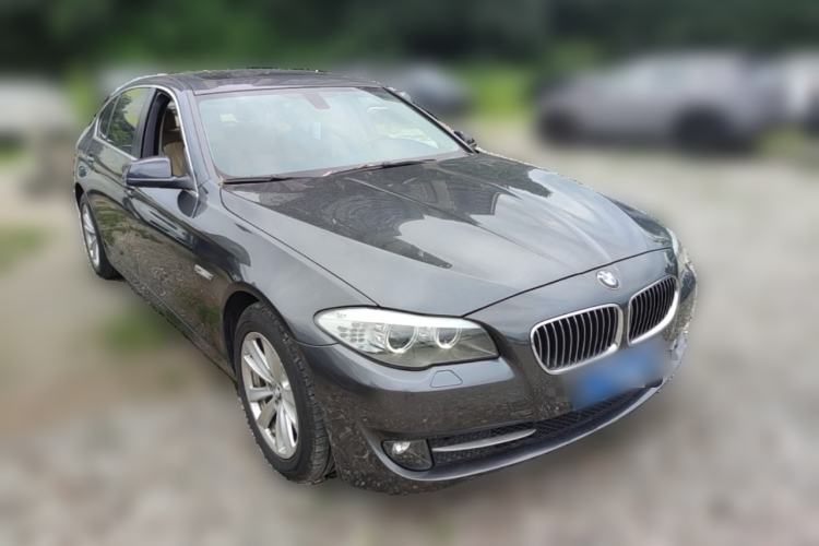 Used BMW 5 Series 2013 525Li Luxury Model Front Right 45 Deg
