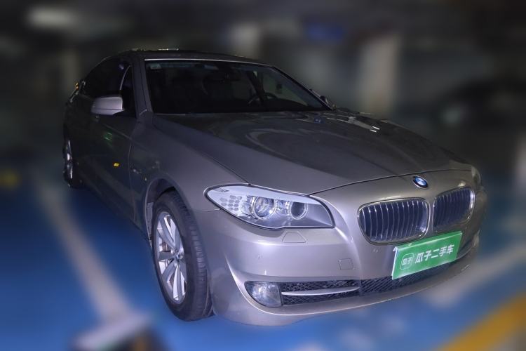 Used BMW 5 Series 2013 520Li Elegant Edition Front Right 45 Deg