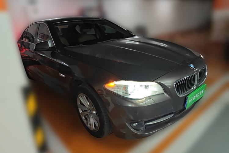 Used BMW 5 Series 2013 525Li Leading Model Front Right 45 Deg