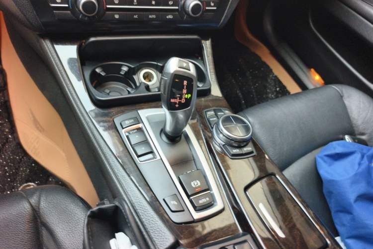 Used BMW 5 Series 2013 525Li Luxury Model Gear Lever