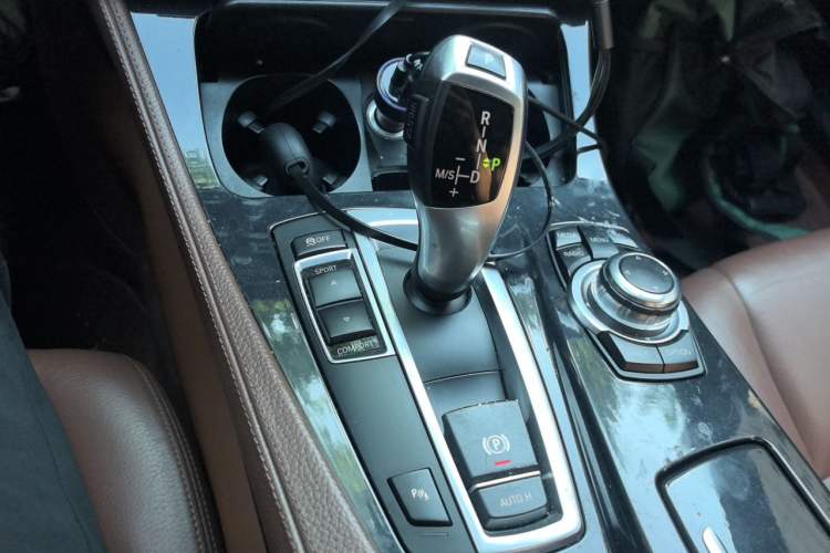 Used BMW 5 Series 2013 520Li Elegant Edition Gear Lever