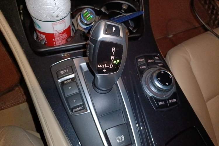 Used BMW 5 Series 2013 520Li Elegant Edition Gear Lever