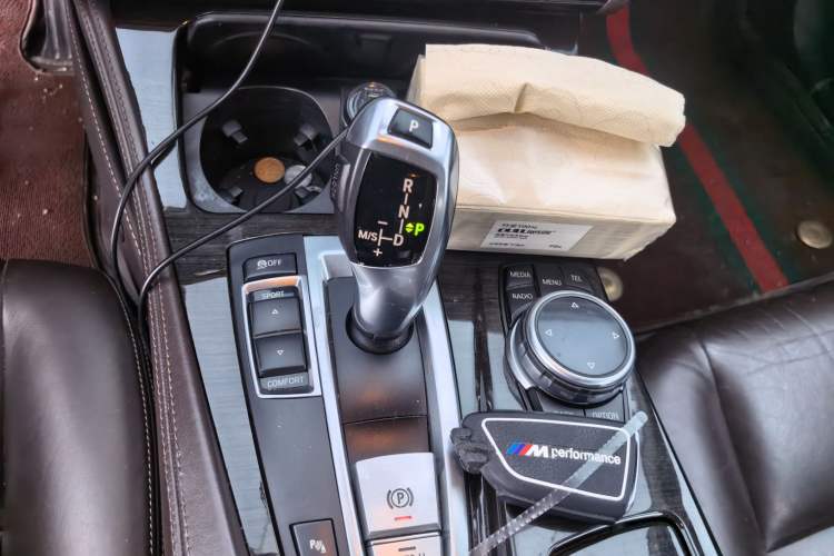 Used BMW 5 Series 2013 525Li Luxury Model Gear Lever
