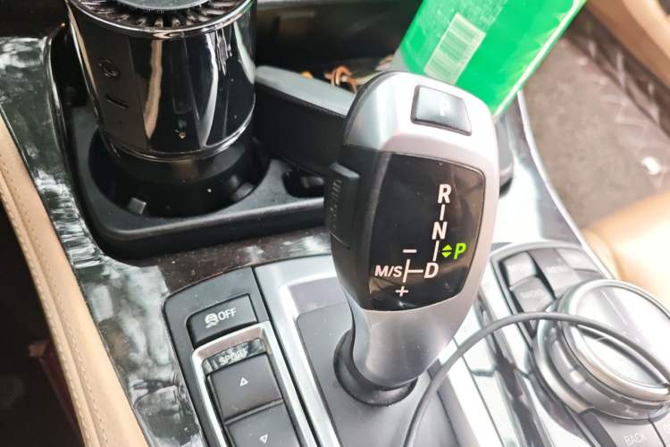 Used BMW 5 Series 2013 525Li Luxury Model Gear Lever