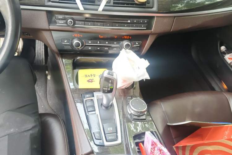 Used BMW 5 Series 2013 525Li Luxury Model Gear Lever