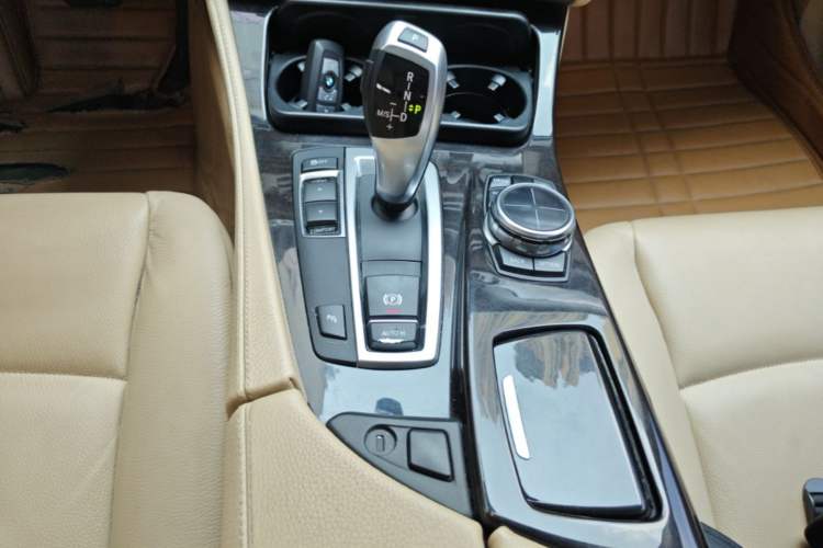 Used BMW 5 Series 2013 525Li Luxury Model Gear Lever