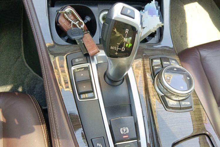 Used BMW 5 Series 2013 525Li Luxury Model Gear Lever