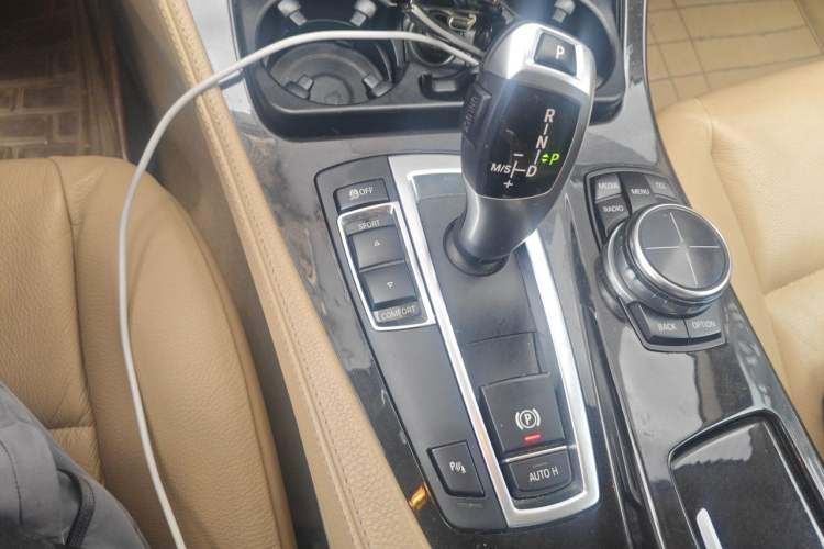 Used BMW 5 Series 2013 525Li Luxury Model Gear Lever