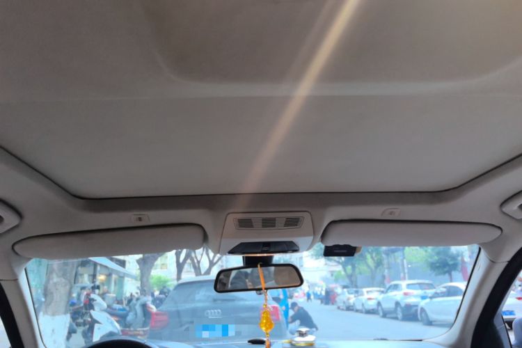 Used BMW 5 Series 2013 520Li Elegant Edition Headliner