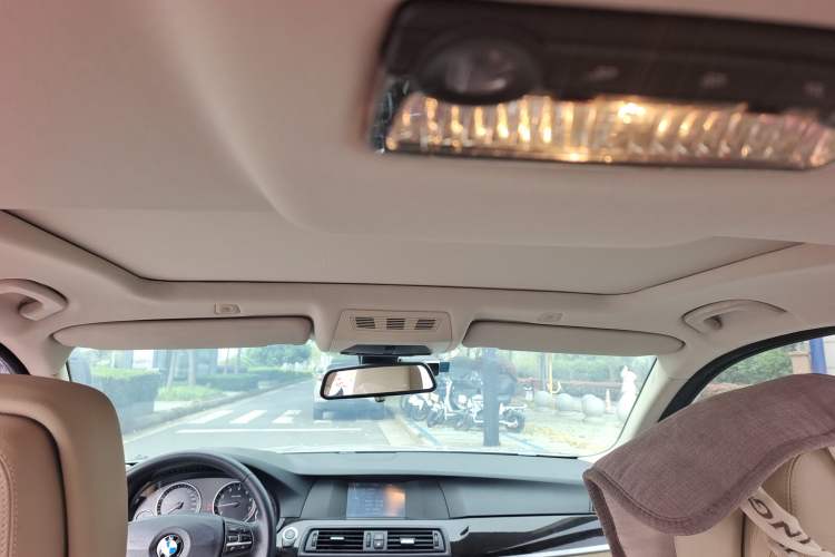 Used BMW 5 Series 2013 525Li Leading Model Headliner