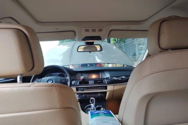 Used BMW 5 Series 2013 520Li Elegant Edition Headliner