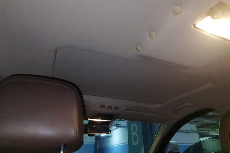 Used BMW 5 Series 2013 525Li Leading Model Headliner