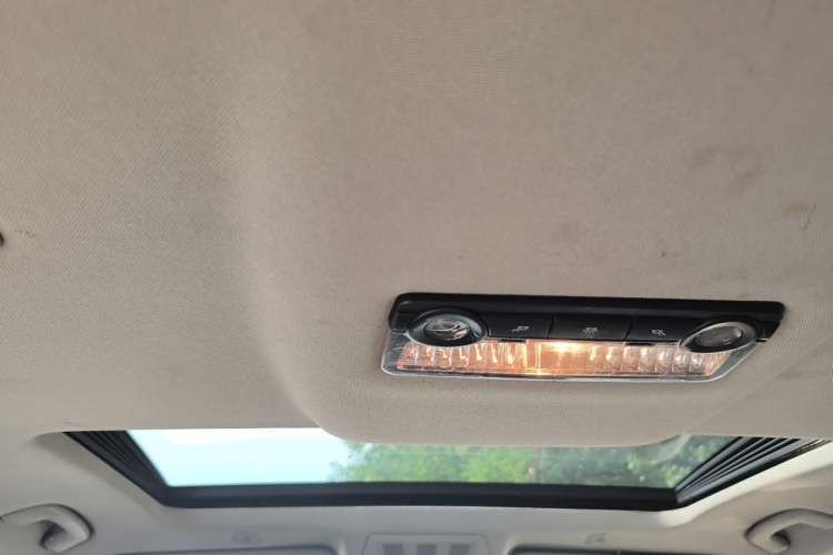 Used BMW 5 Series 2013 525Li Leading Model Headliner