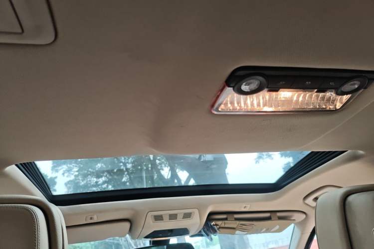 Used BMW 5 Series 2013 525Li Luxury Model Headliner