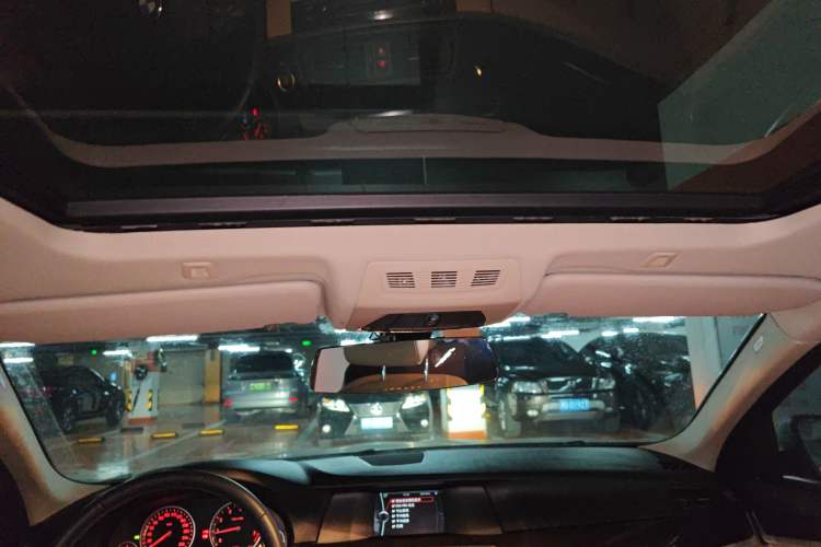 Used BMW 5 Series 2013 525Li Leading Model Headliner