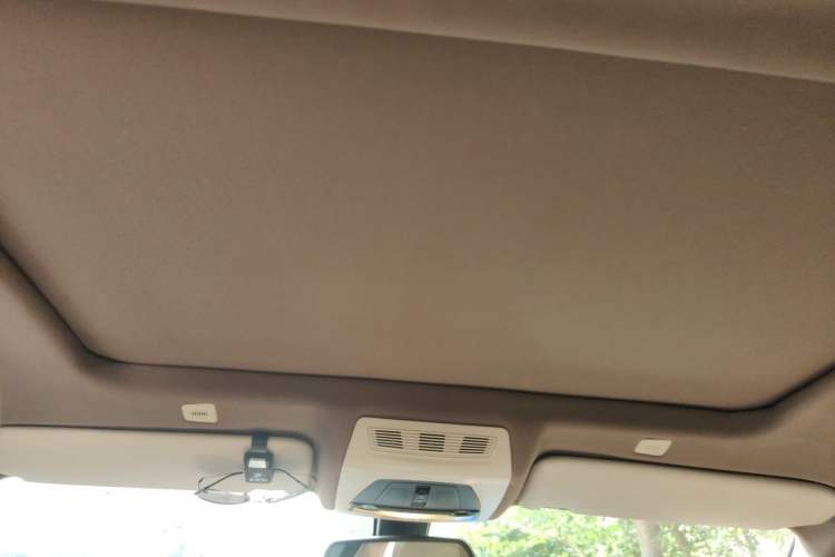 Used BMW 5 Series 2013 525Li Leading Model Headliner