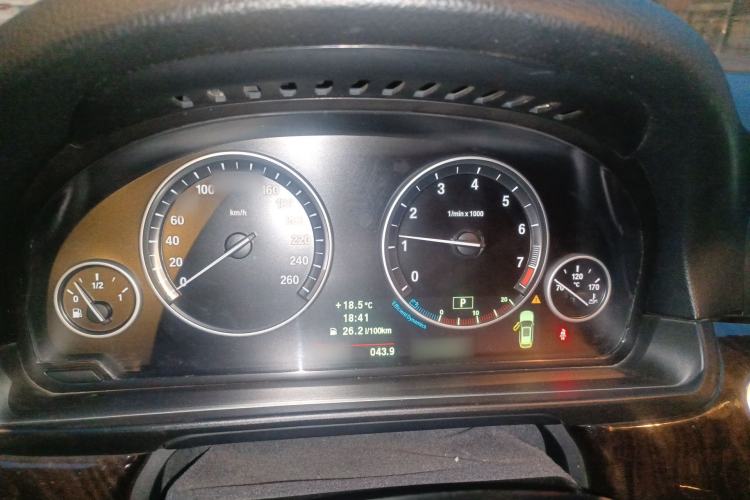 Used BMW 5 Series 2013 530i Luxury Touring Edition Instrument Cluster