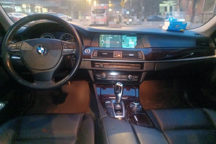 Used BMW 5 Series 2013 530i Luxury Touring Edition Interior 2