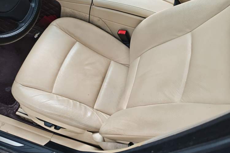 Used BMW 5 Series 2013 525Li Luxury Model Left Front Seat