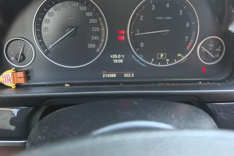 Used BMW 5 Series 2013 520Li Elegant Edition Odometer Close Up