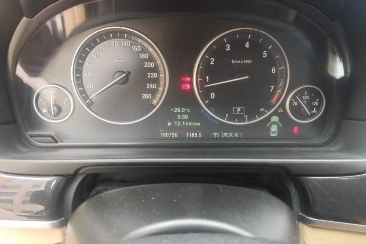 Used BMW 5 Series 2013 520Li Elegant Edition Odometer Close Up