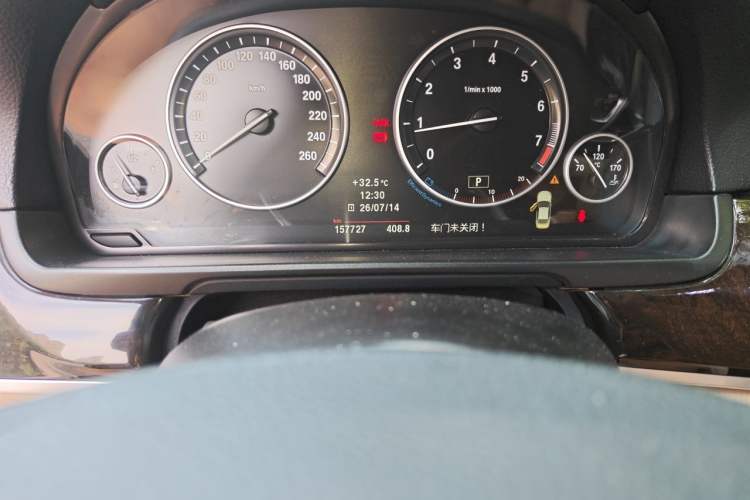 Used BMW 5 Series 2013 525Li Luxury Model Odometer Close Up