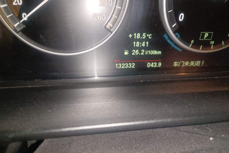 Used BMW 5 Series 2013 530i Luxury Touring Edition Odometer Close Up